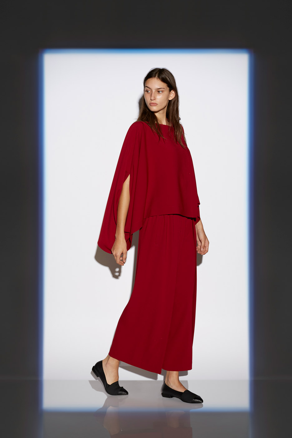 SATIN BACK DRAPE