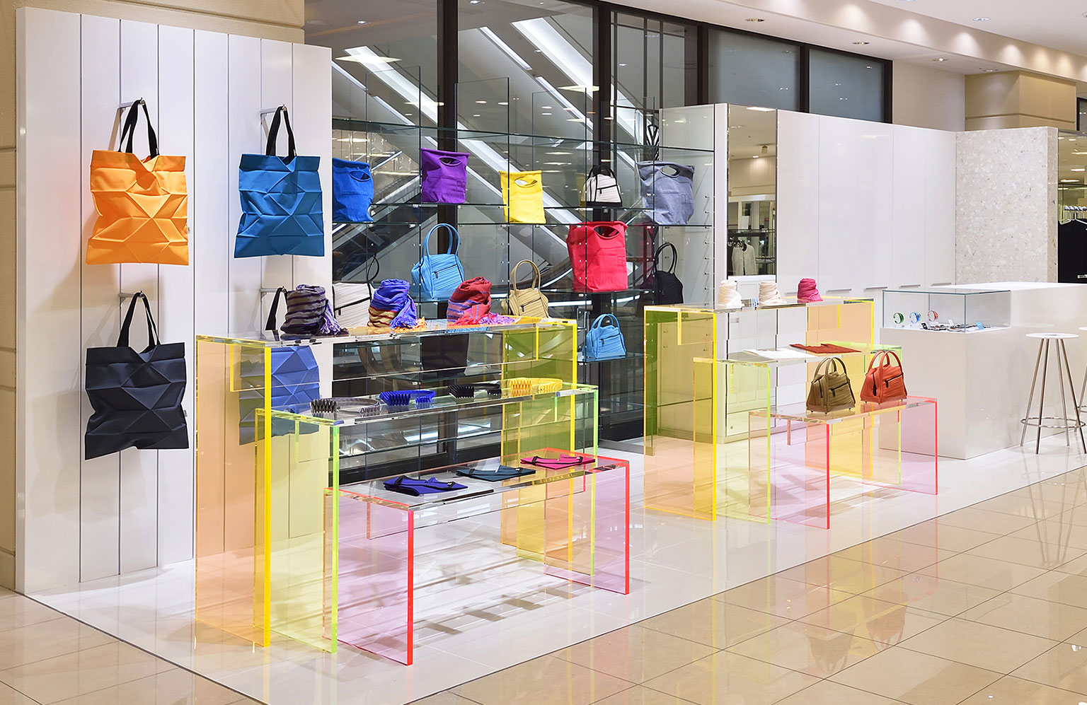 me ISSEY MIYAKE DAIMARU SAPPORO