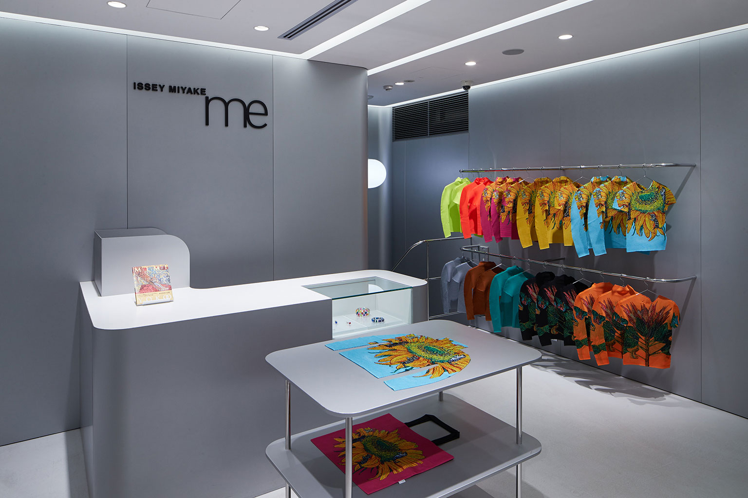 me ISSEY MIYAKE / AOYAMA MIMI YOKOO “HANA”