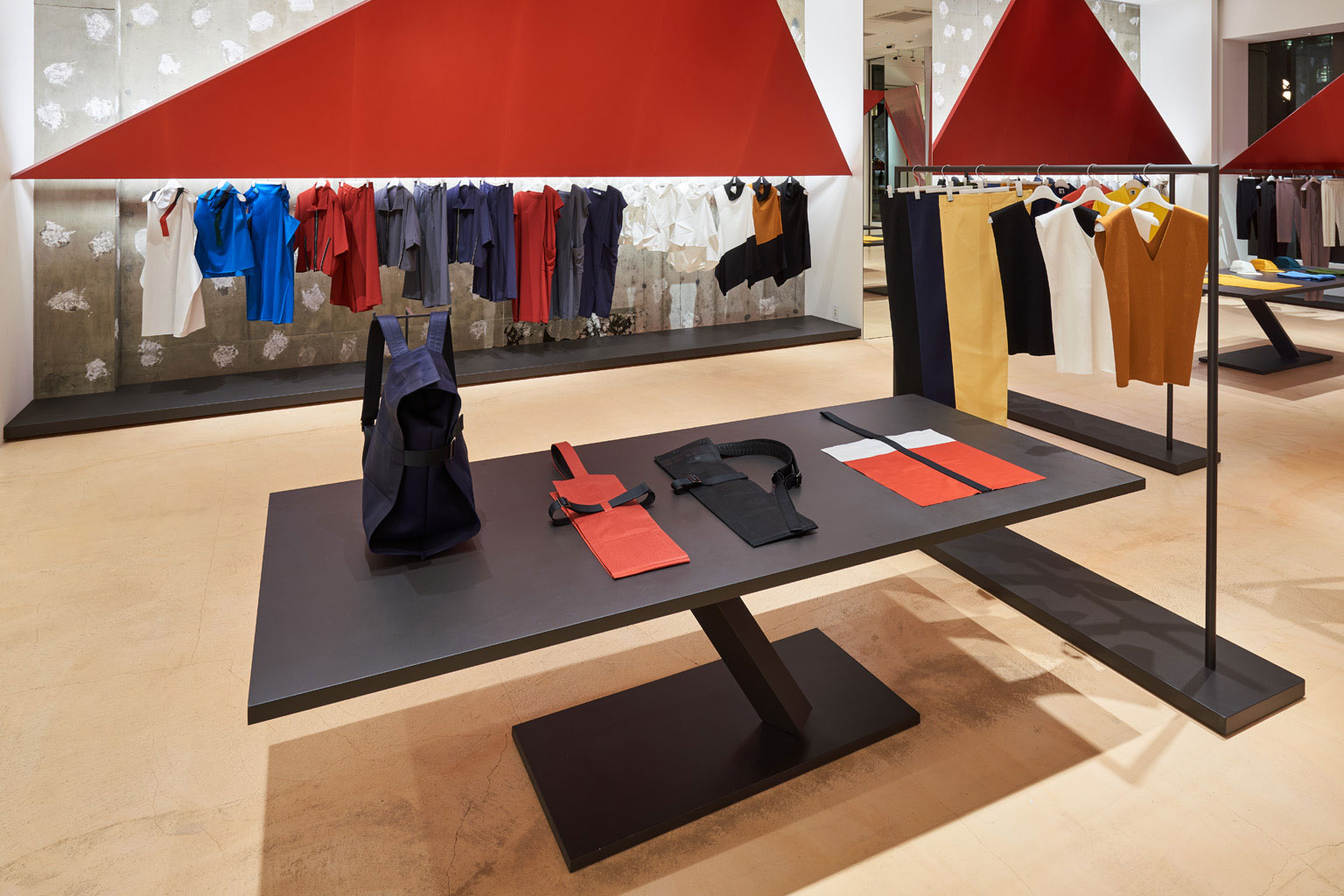 132 5. ISSEY MIYAKE