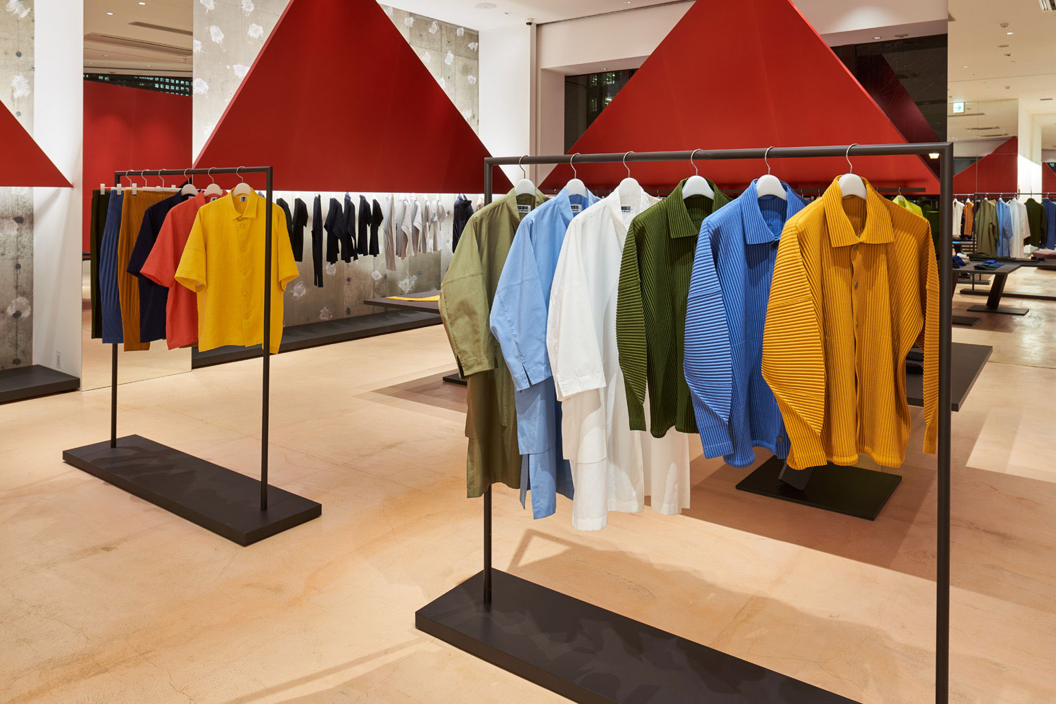 HOMME PLISSÉ ISSEY MIYAKE