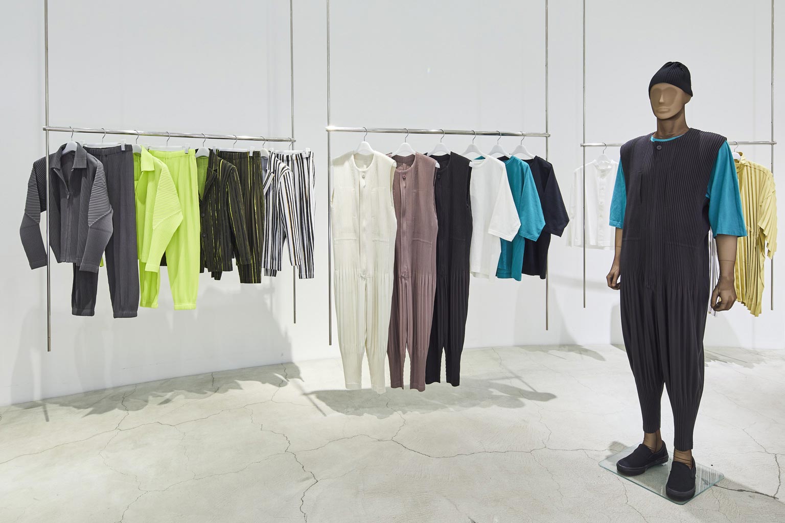 HOMME PLISSÉ ISSEY MIYAKE