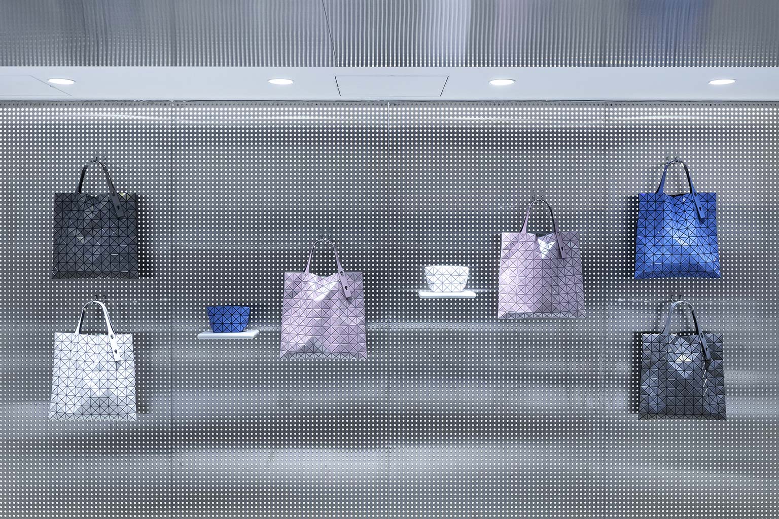 ISSEY MIYAKE GINZA / OMOTE