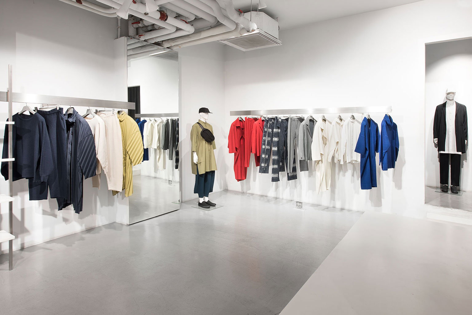 HOMME PLISSÉ ISSEY MIYAKE