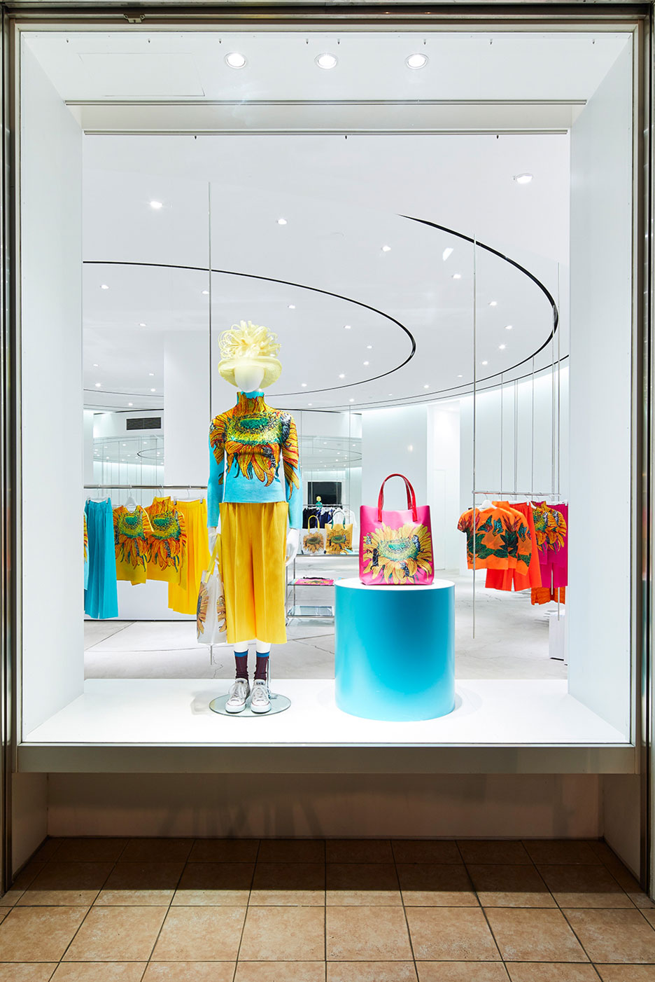 me ISSEY MIYAKE MIMI YOKOO “HANA”