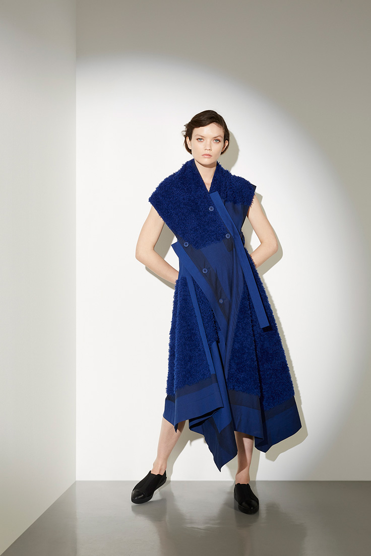 SLIT CURVE JACQUARD