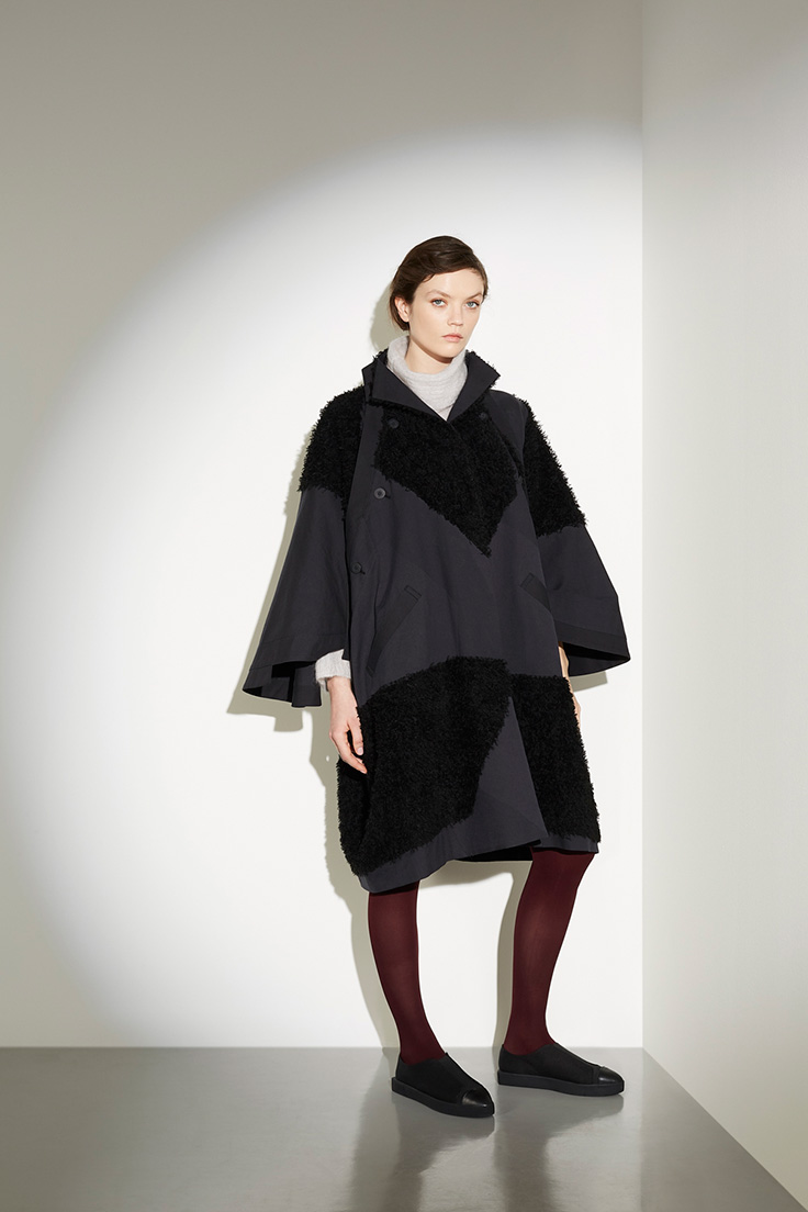 SLIT CURVE JACQUARD