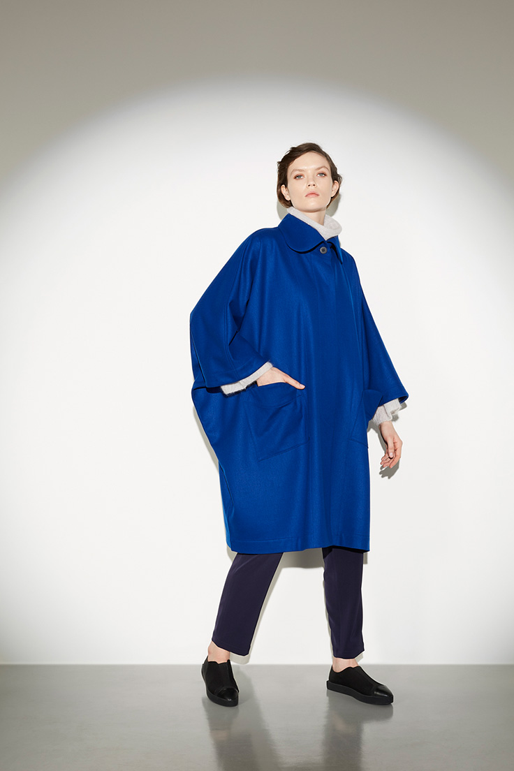 FLAT WOOL COAT