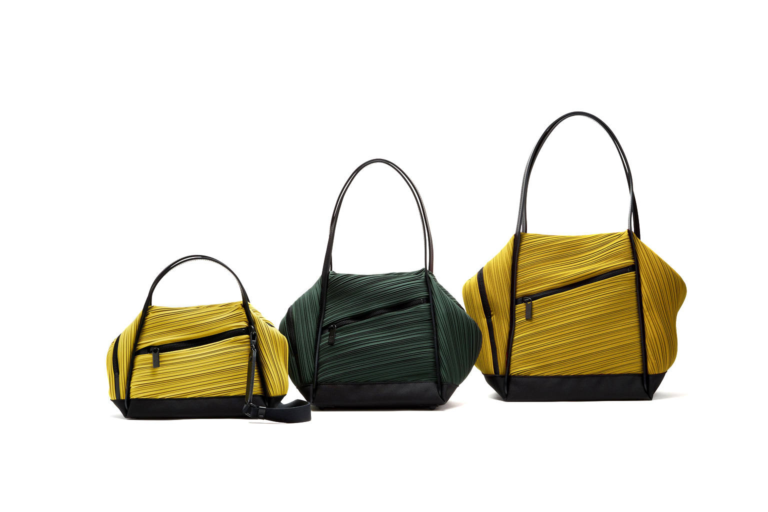 BIAS PLEATS BAG AUGUST