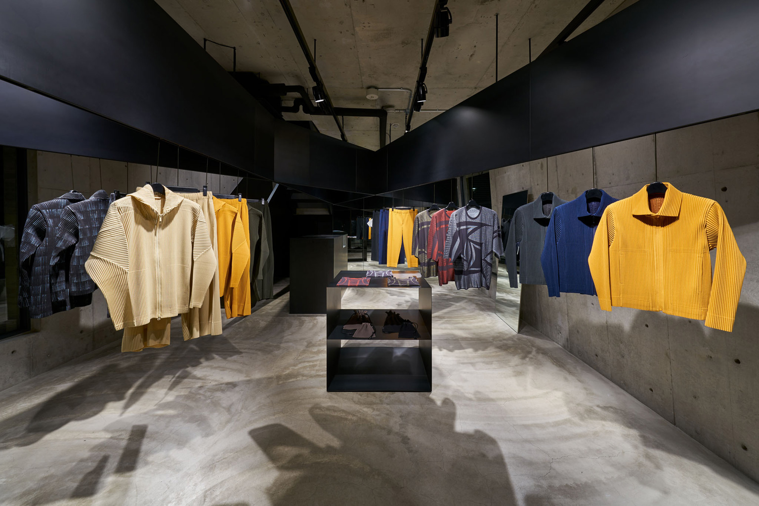 HOMME PLISSÉ ISSEY MIYAKE / DAIKANYAMA