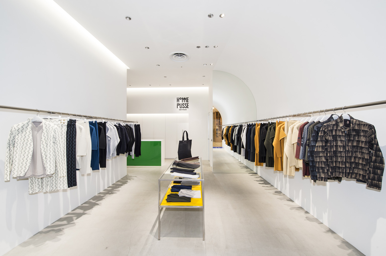 HOMME PLISSÉ ISSEY MIYAKE / SENDAI PARCO2