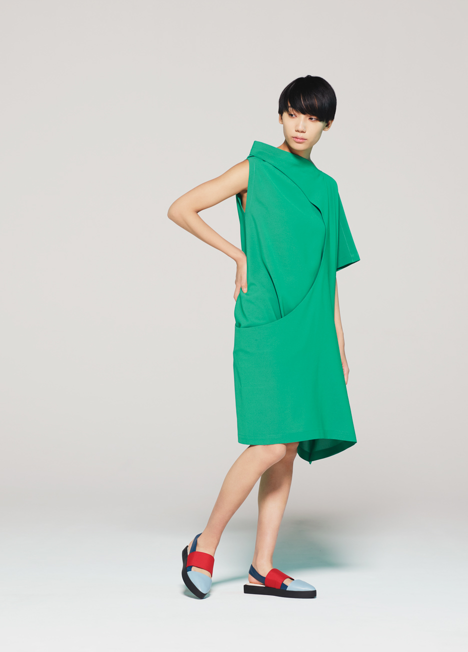 HOLE DRAPE