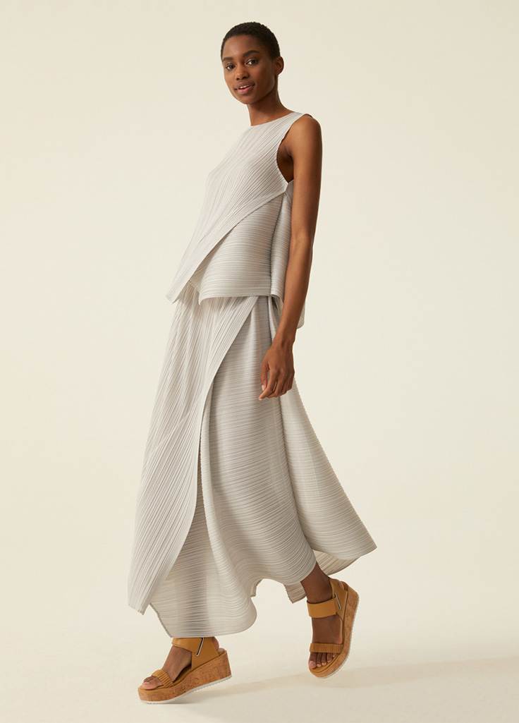 DIAGONAL PLEATS