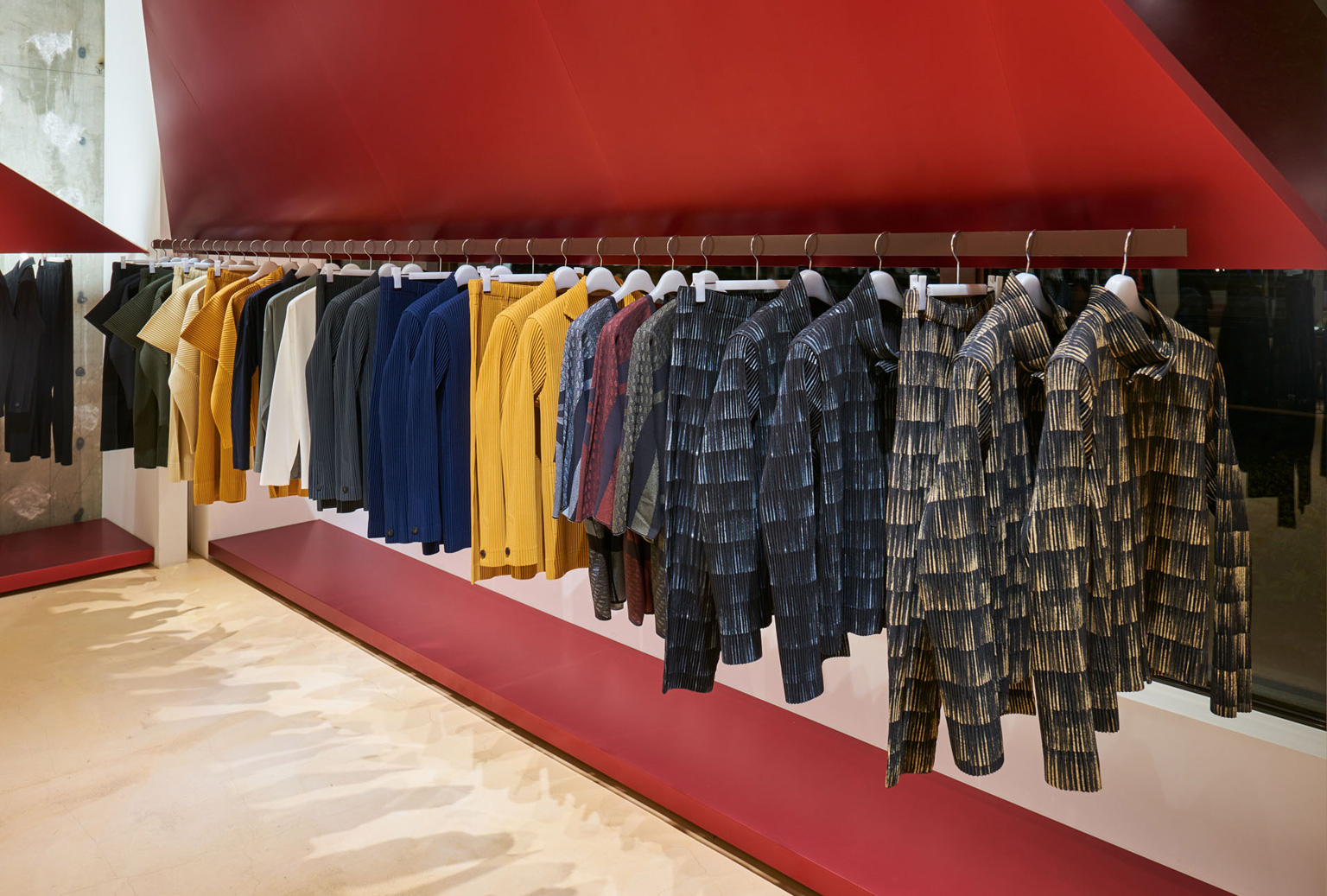 HOMME PLISSÉ ISSEY MIYAKE