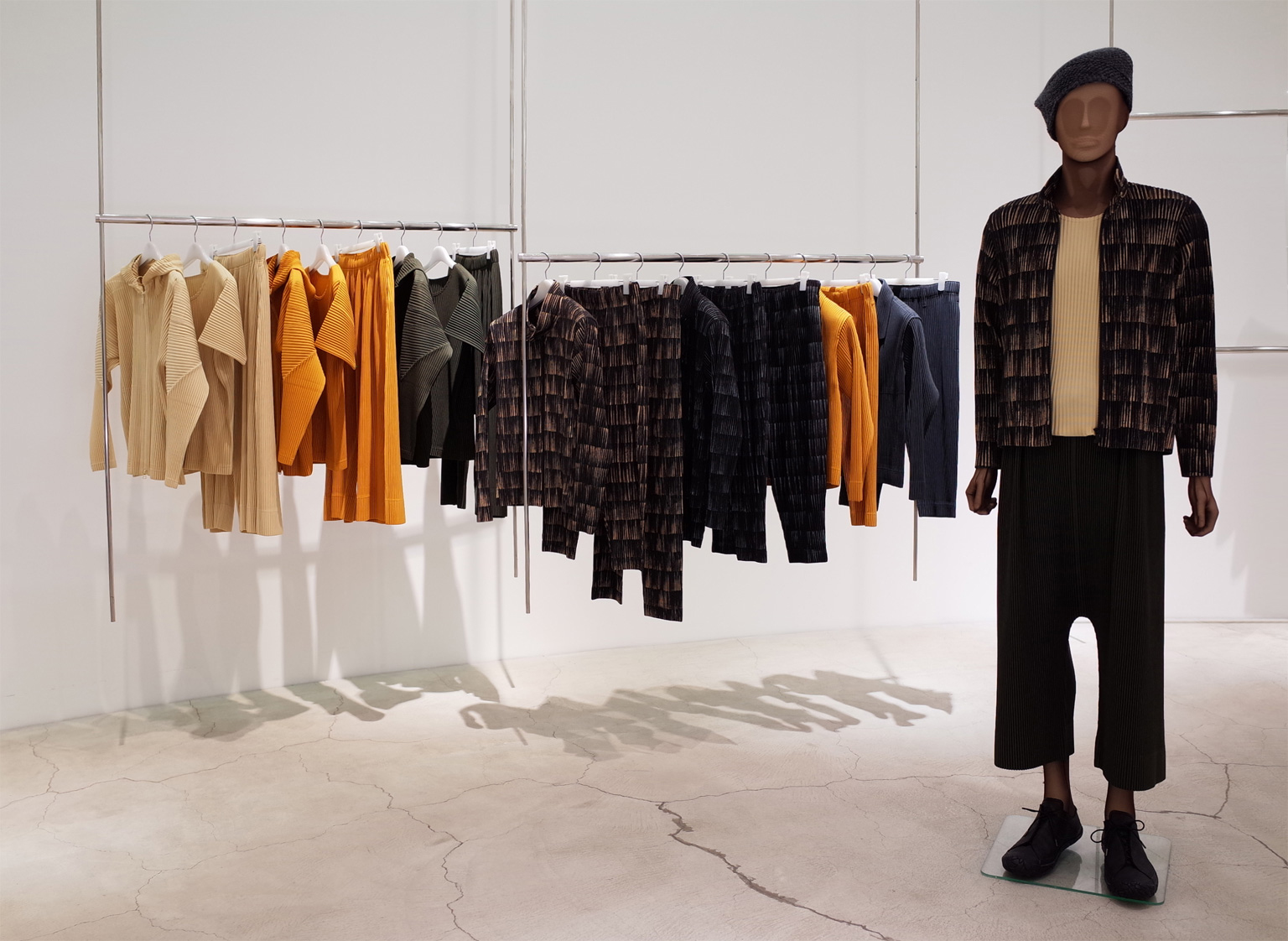 HOMME PLISSÉ ISSEY MIYAKE