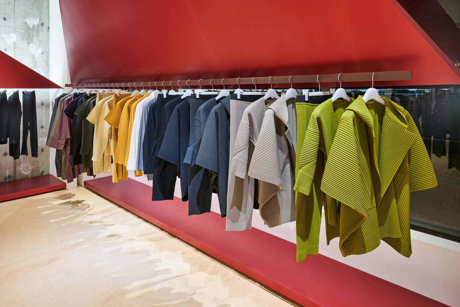 HOMME PLISSÉ ISSEY MIYAKE