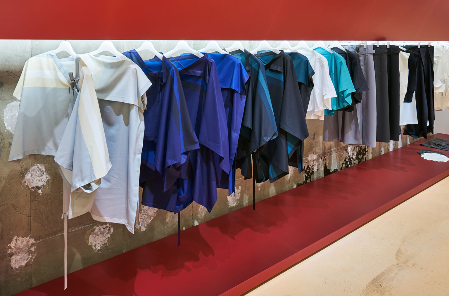 132 5. ISSEY MIYAKE