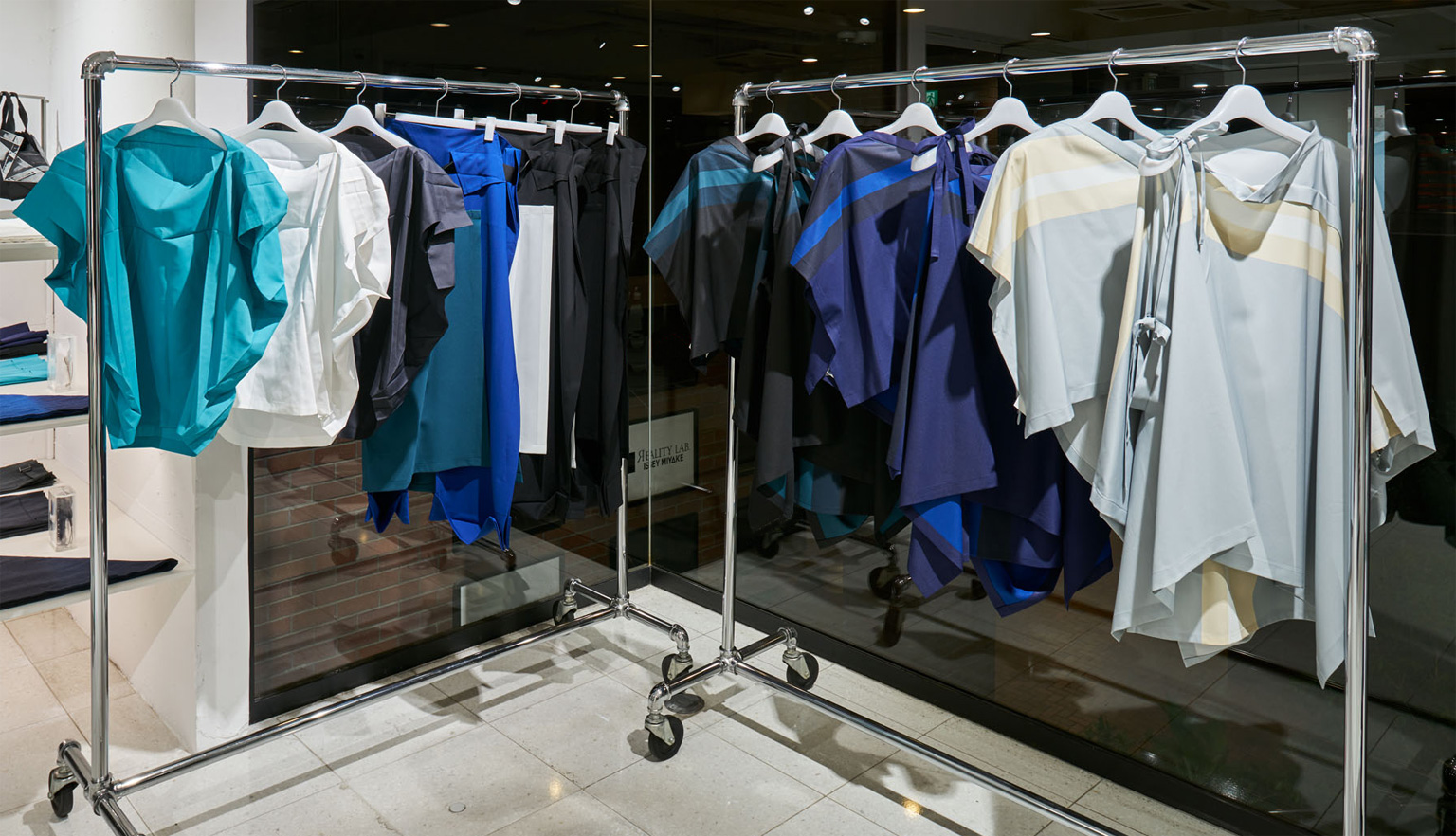 132 5. ISSEY MIYAKE