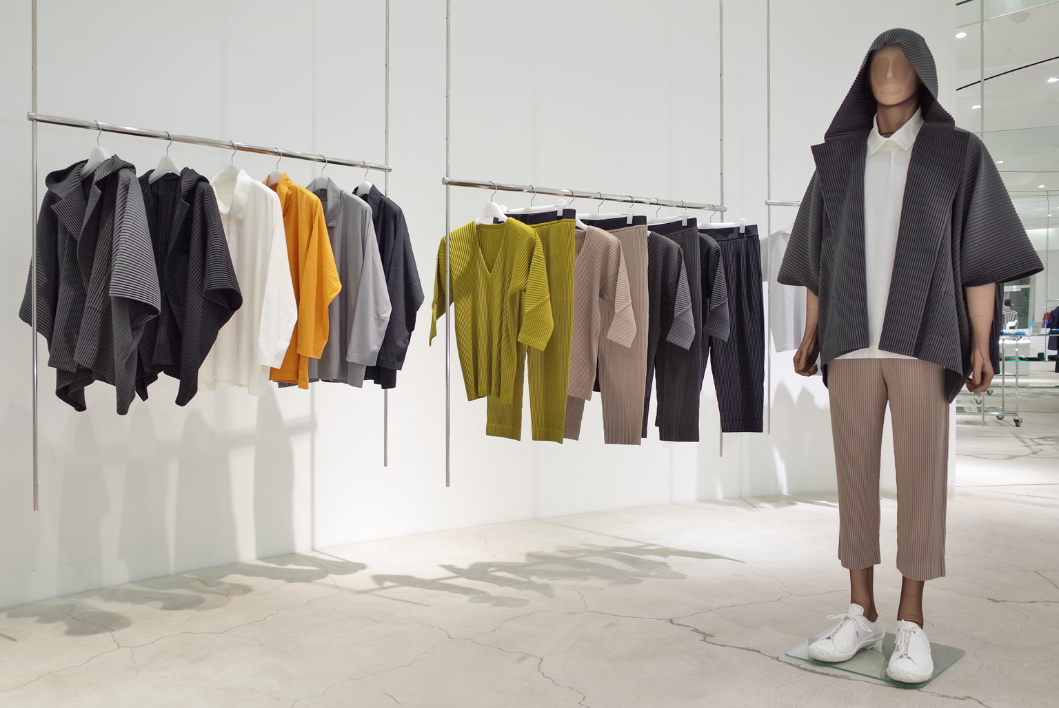 HOMME PLISSÉ ISSEY MIYAKE