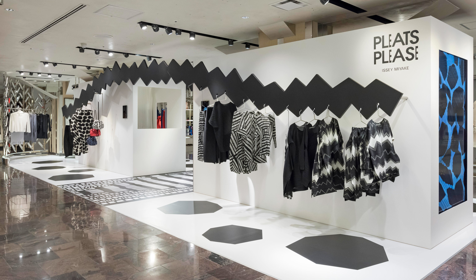 PLEATS PLEASE ISSEY MIYAKE: ANIMA OF ONOMATOPOEIA 伊勢丹新宿店
