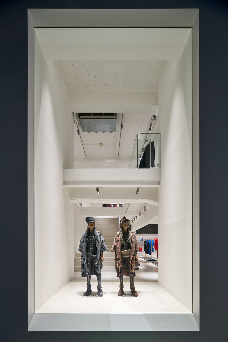 ISSEY MIYAKE GINZA / OMOTE