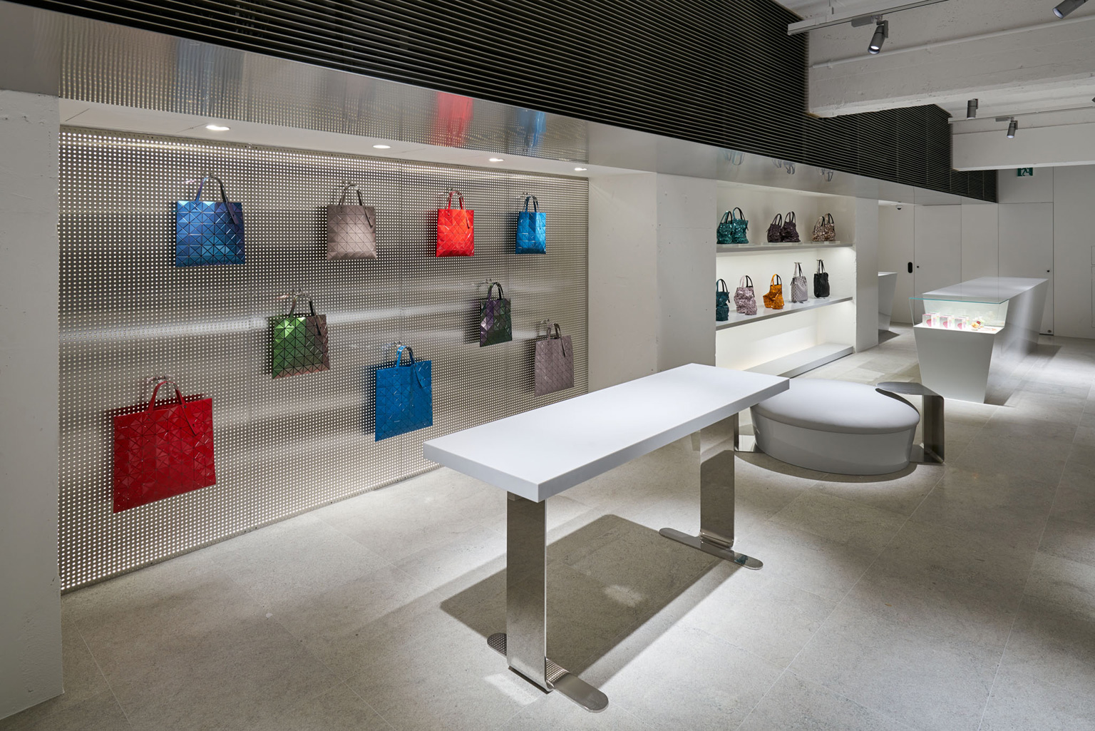 ISSEY MIYAKE GINZA / OMOTE