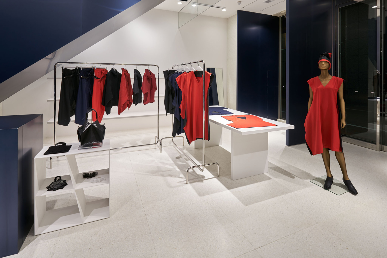 ISSEY MIYAKE GINZA / URA