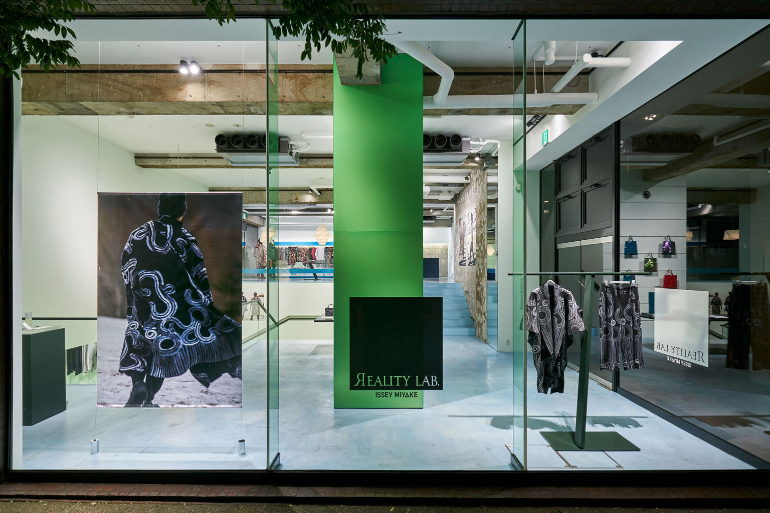 REALITY LAB. ISSEY MIYAKE