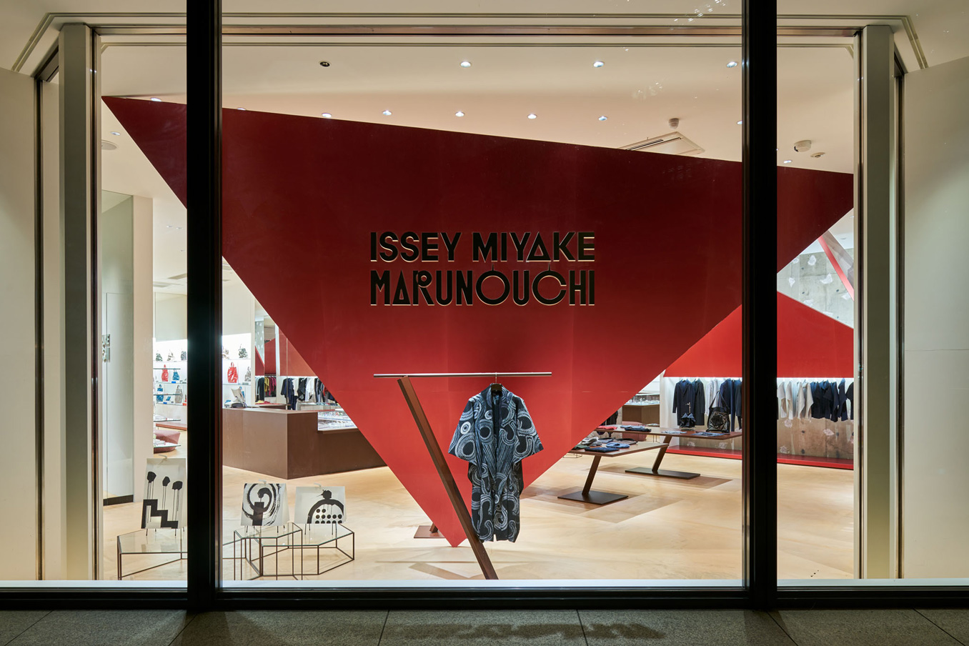 ISSEY MIYAKE MARUNOUCHI