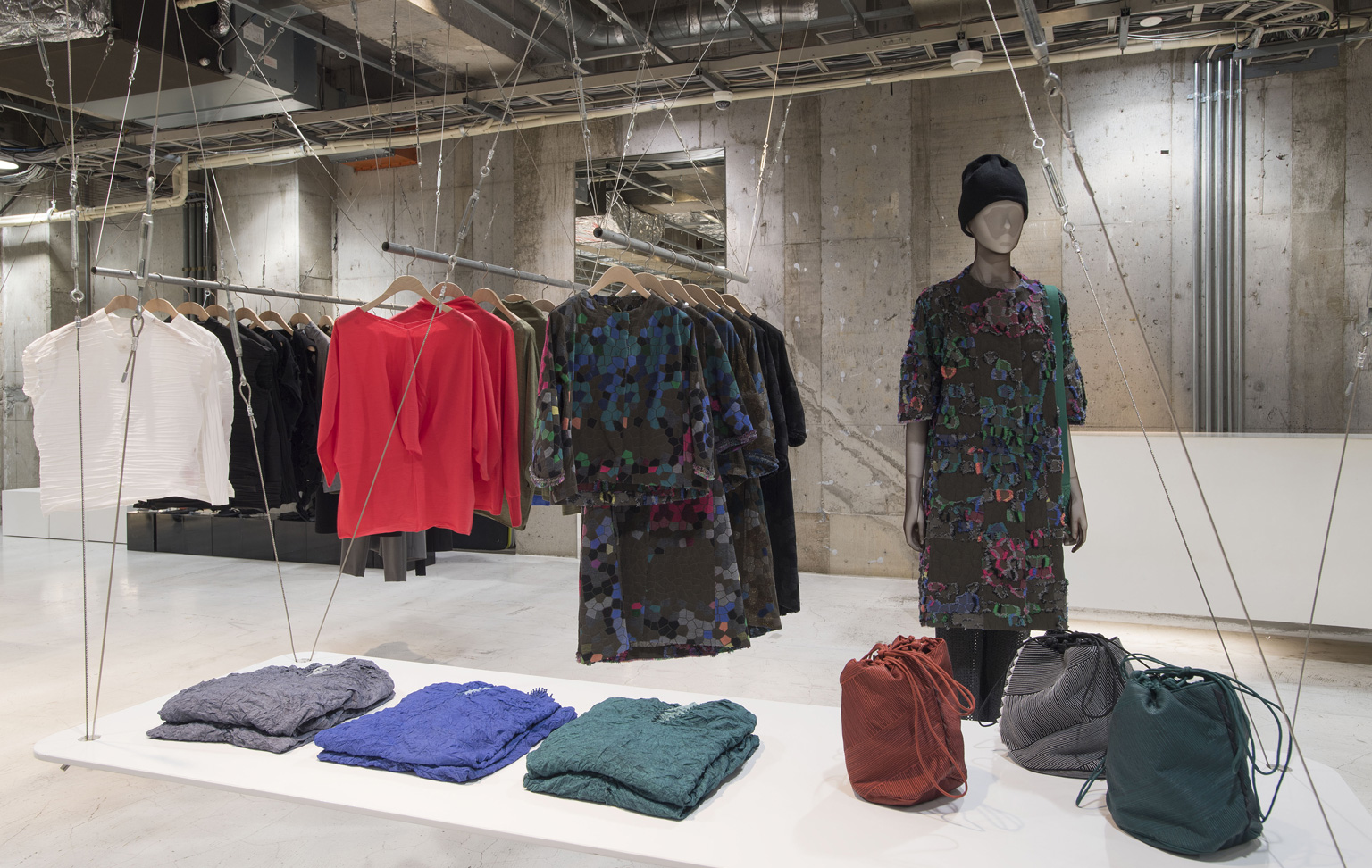 ELTTOB TEP ISSEY MIYAKE / SEMBA