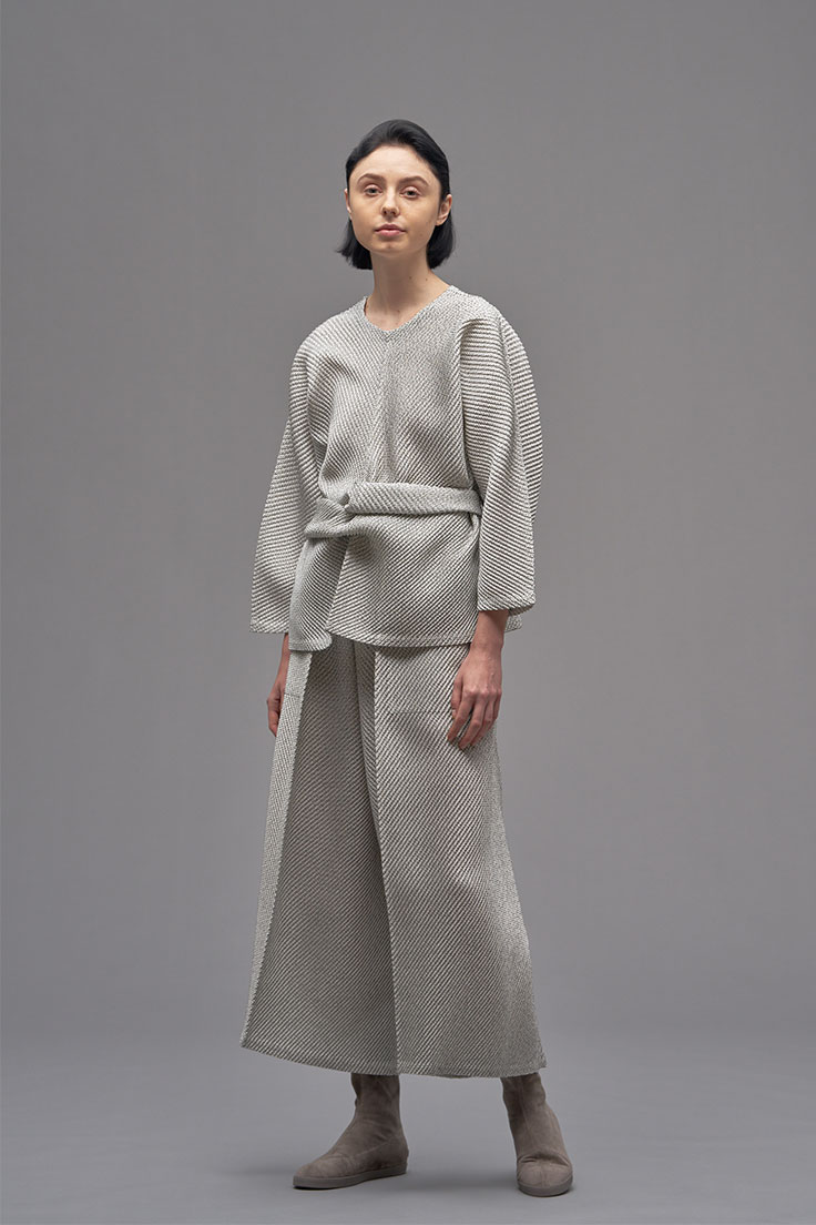 STRATA PLEATS WHITE