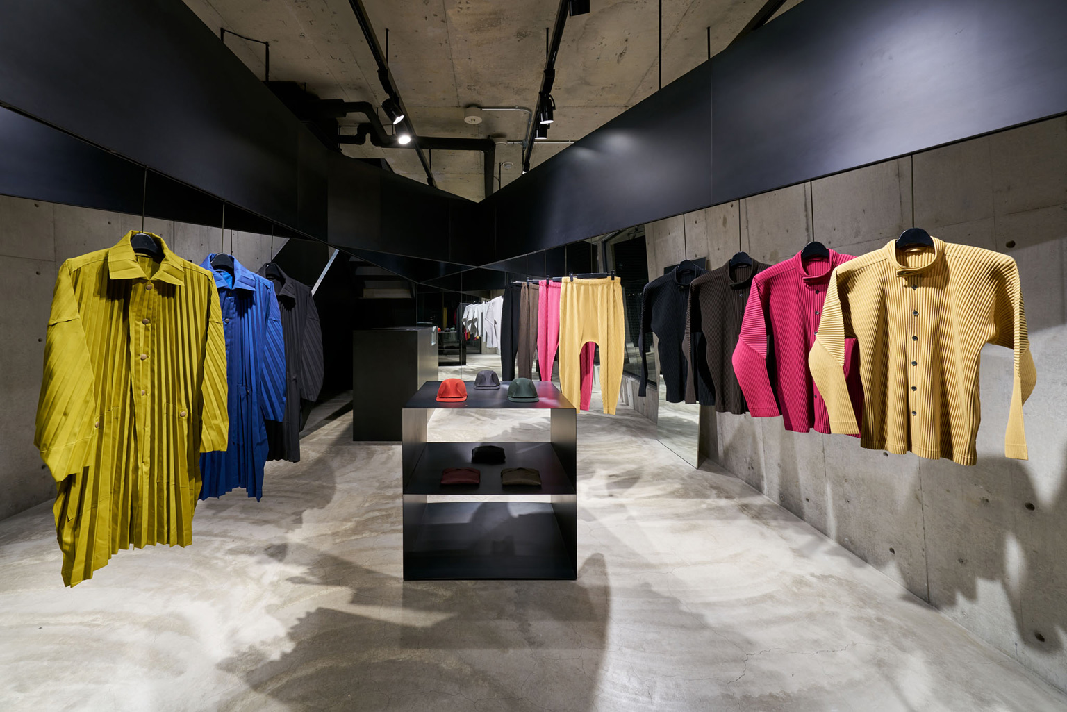 HOMME PLISSÉ ISSEY MIYAKE / DAIKANYAMA