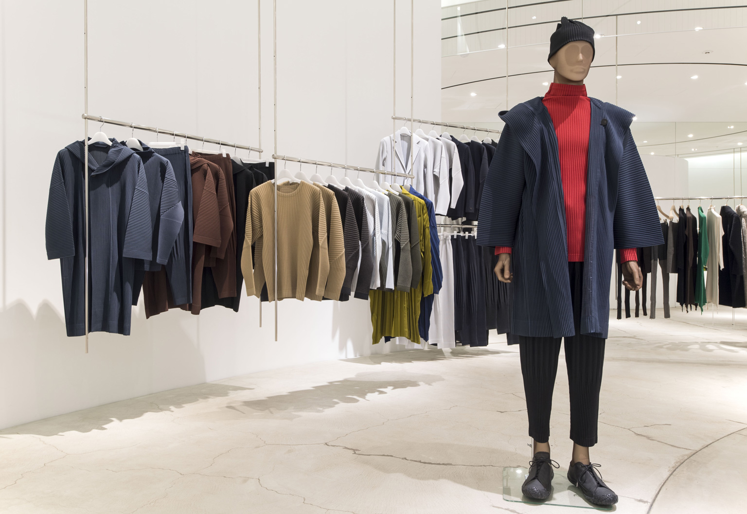 HOMME PLISSÉ ISSEY MIYAKE