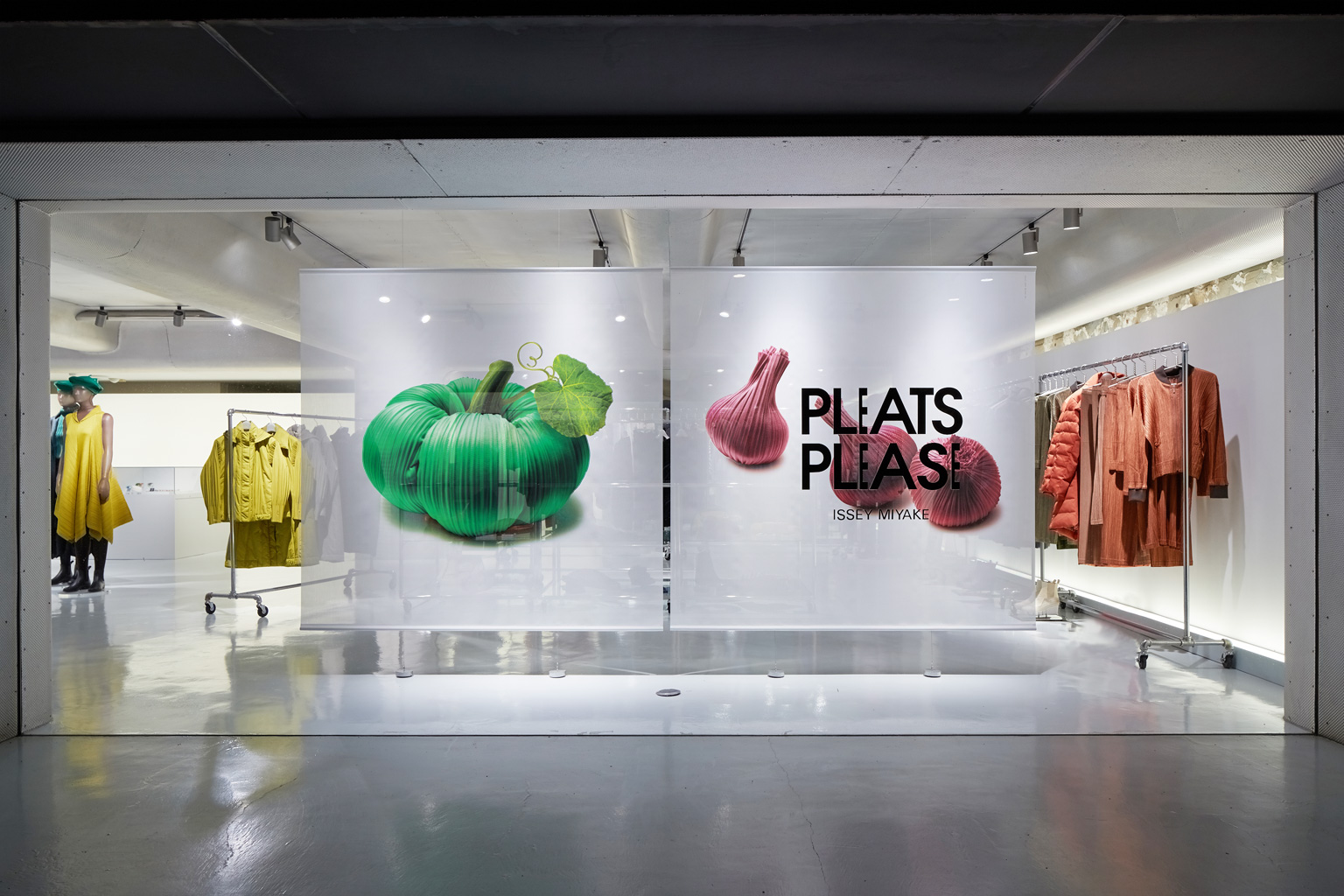 PLEATS PLEASE ISSEY MIYAKE / AOYAMA