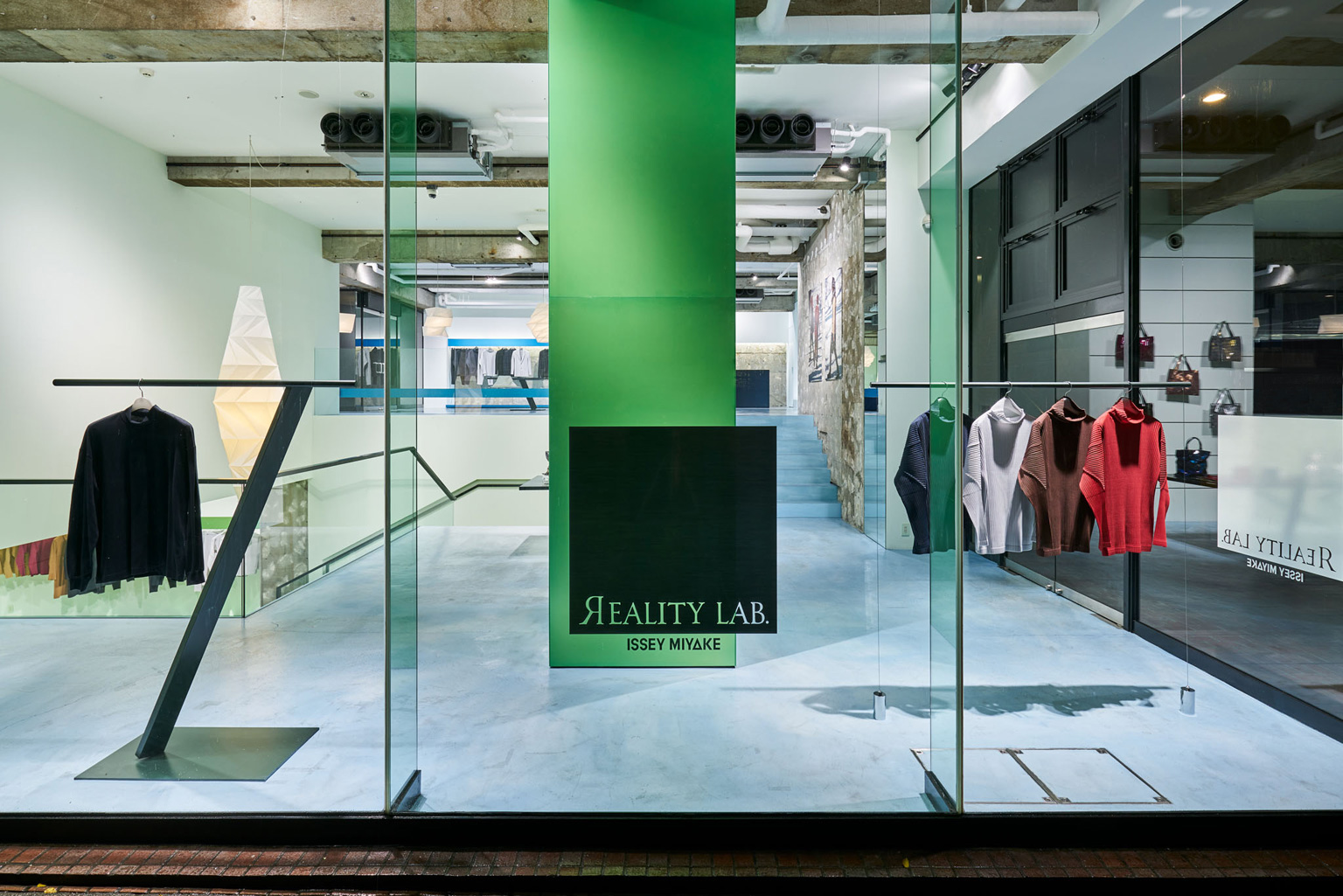 REALITY LAB. ISSEY MIYAKE