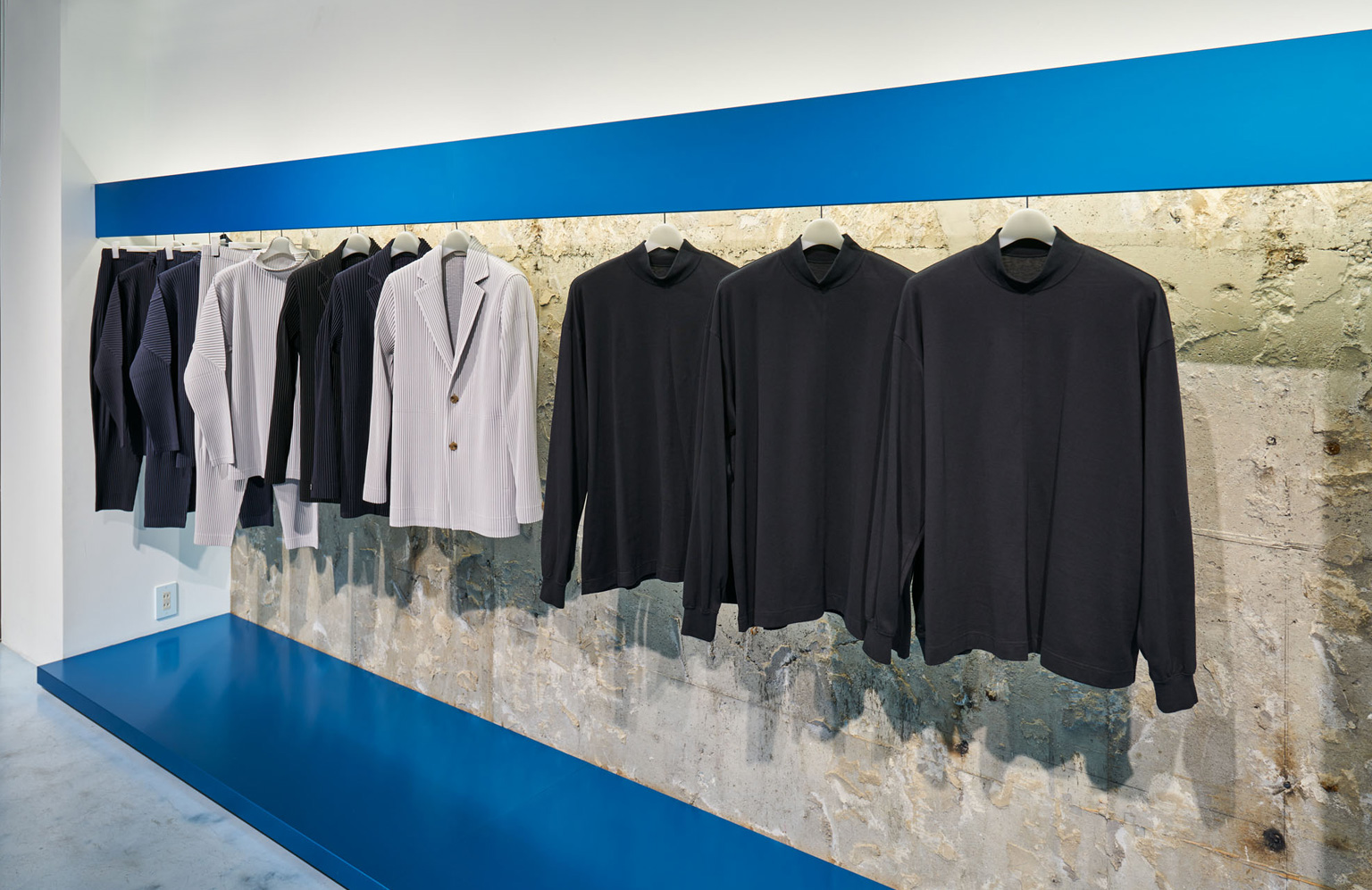 HOMME PLISSÉ ISSEY MIYAKE