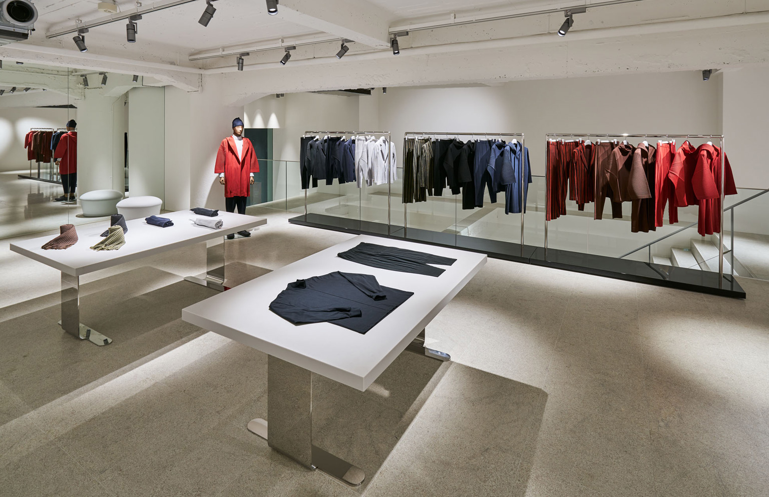 HOMME PLISSÉ ISSEY MIYAKE
