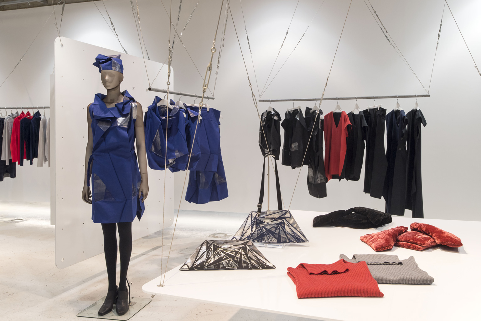 132 5. ISSEY MIYAKE