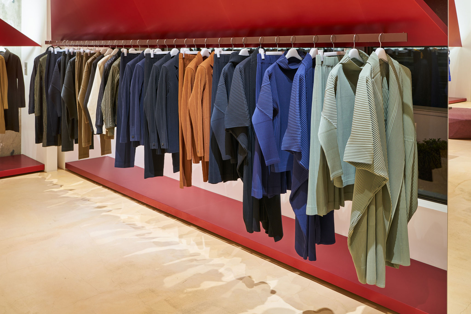 HOMME PLISSÉ ISSEY MIYAKE