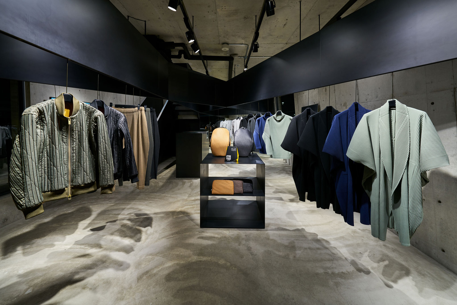 HOMME PLISSÉ ISSEY MIYAKE / DAIKANYAMA