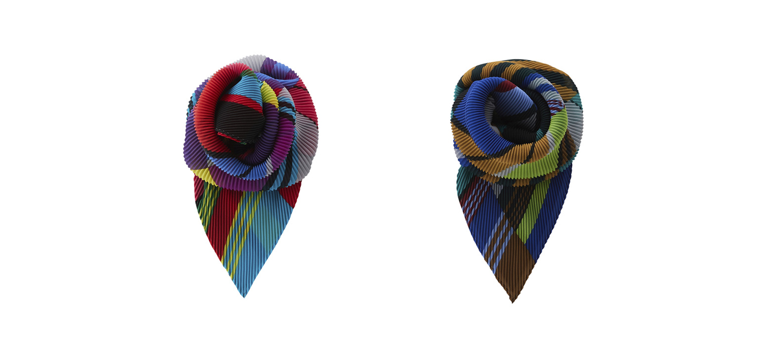 SLIP STRIPE PLEATS STOLE