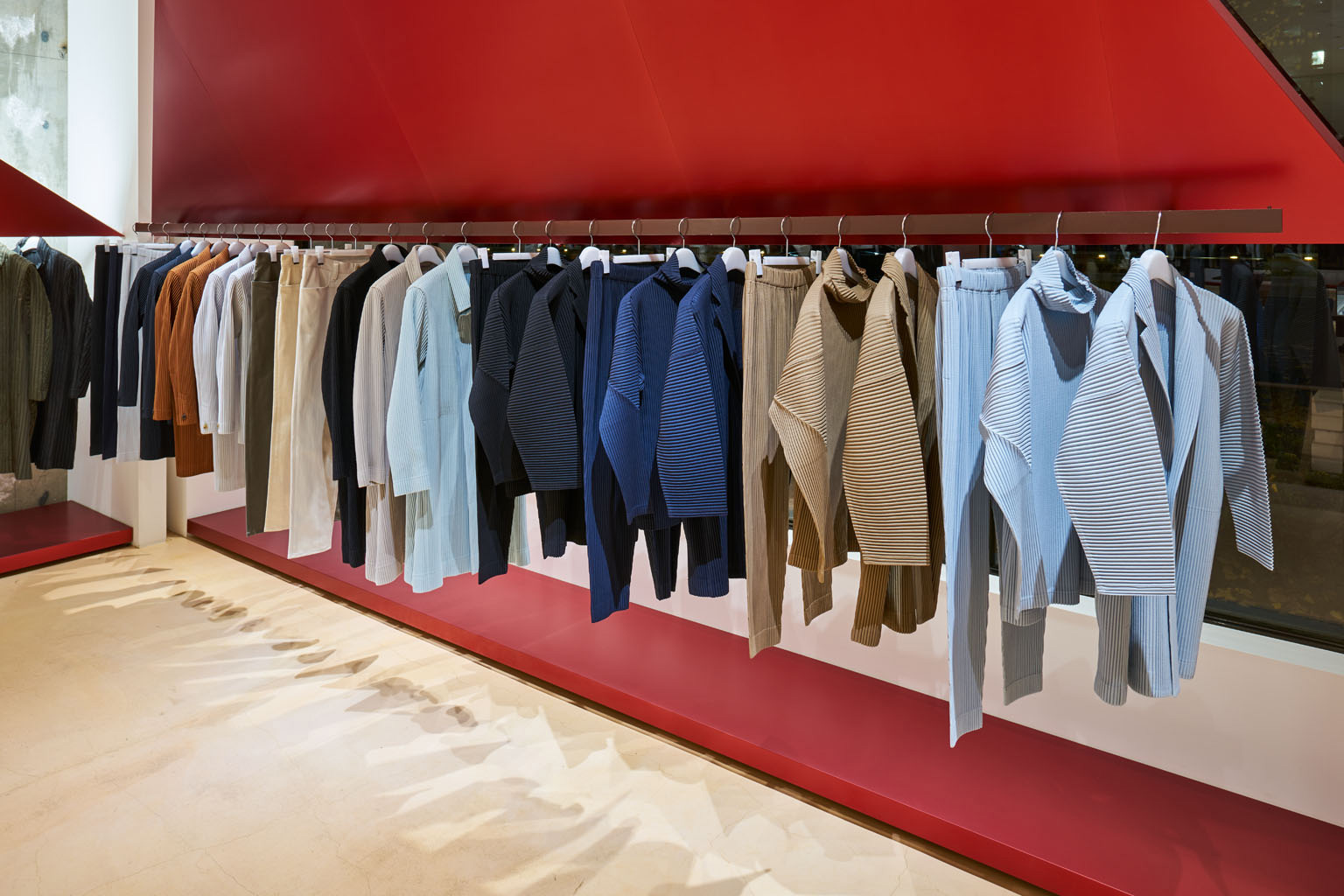 HOMME PLISSÉ ISSEY MIYAKE