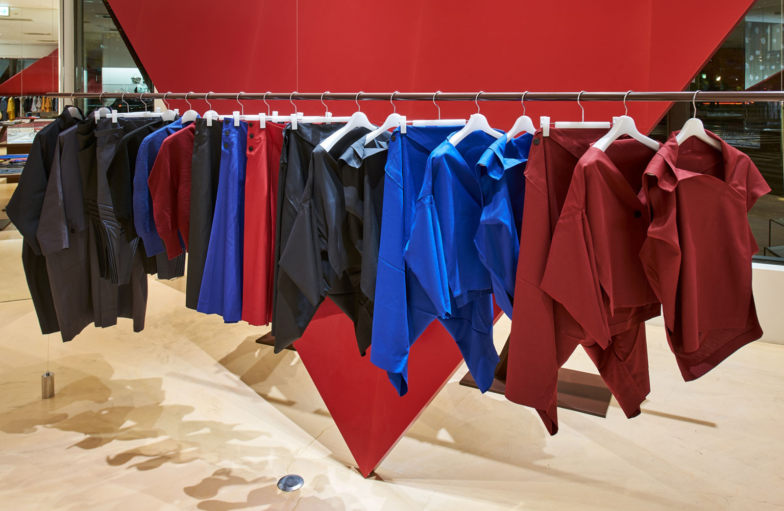 132 5. ISSEY MIYAKE
