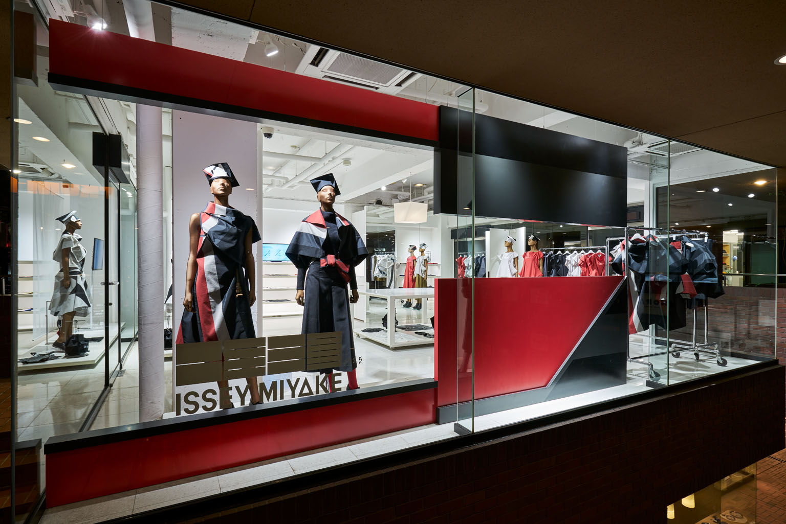 132 5. ISSEY MIYAKE