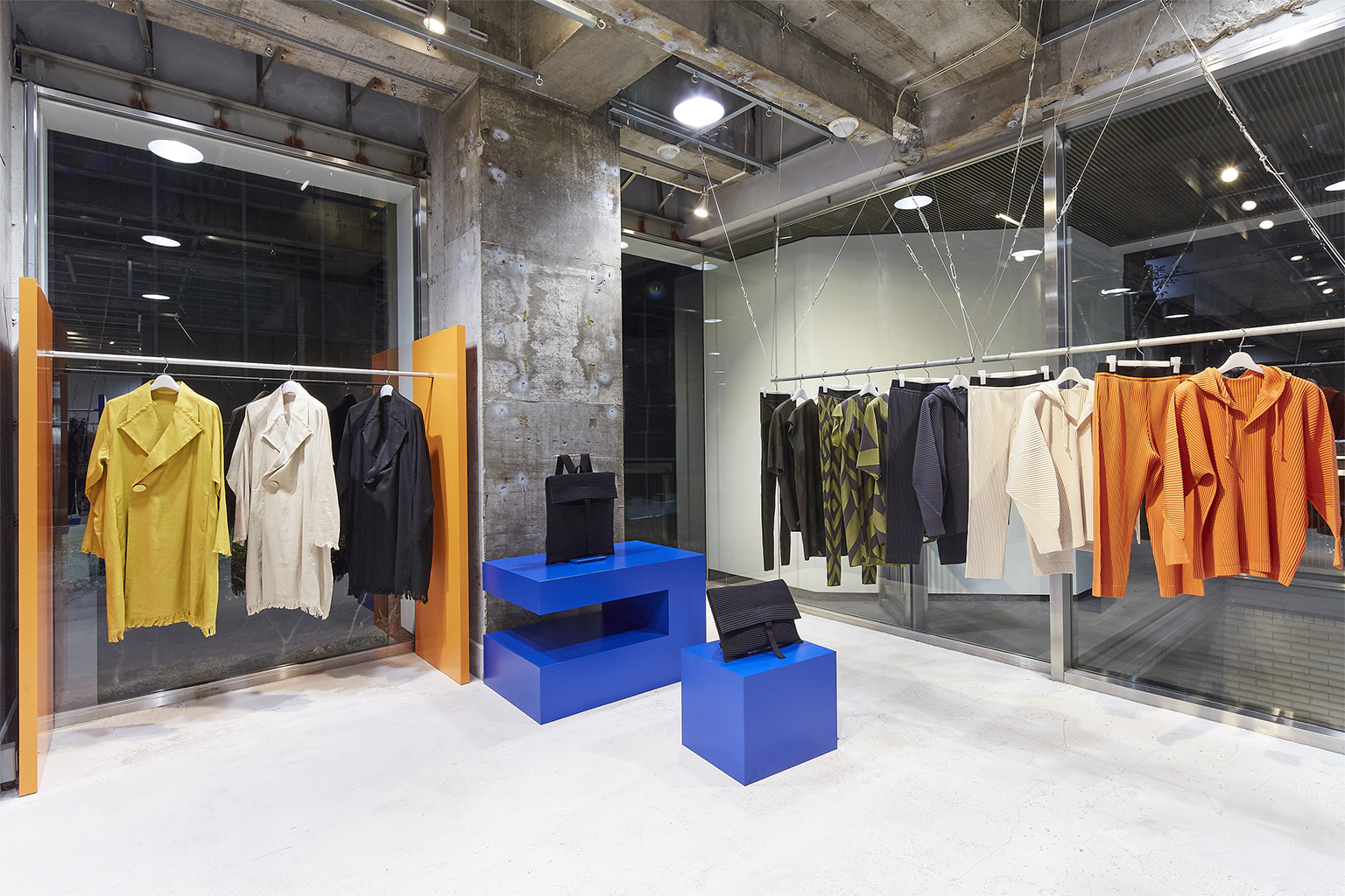 HOMME PLISSÉ ISSEY MIYAKE