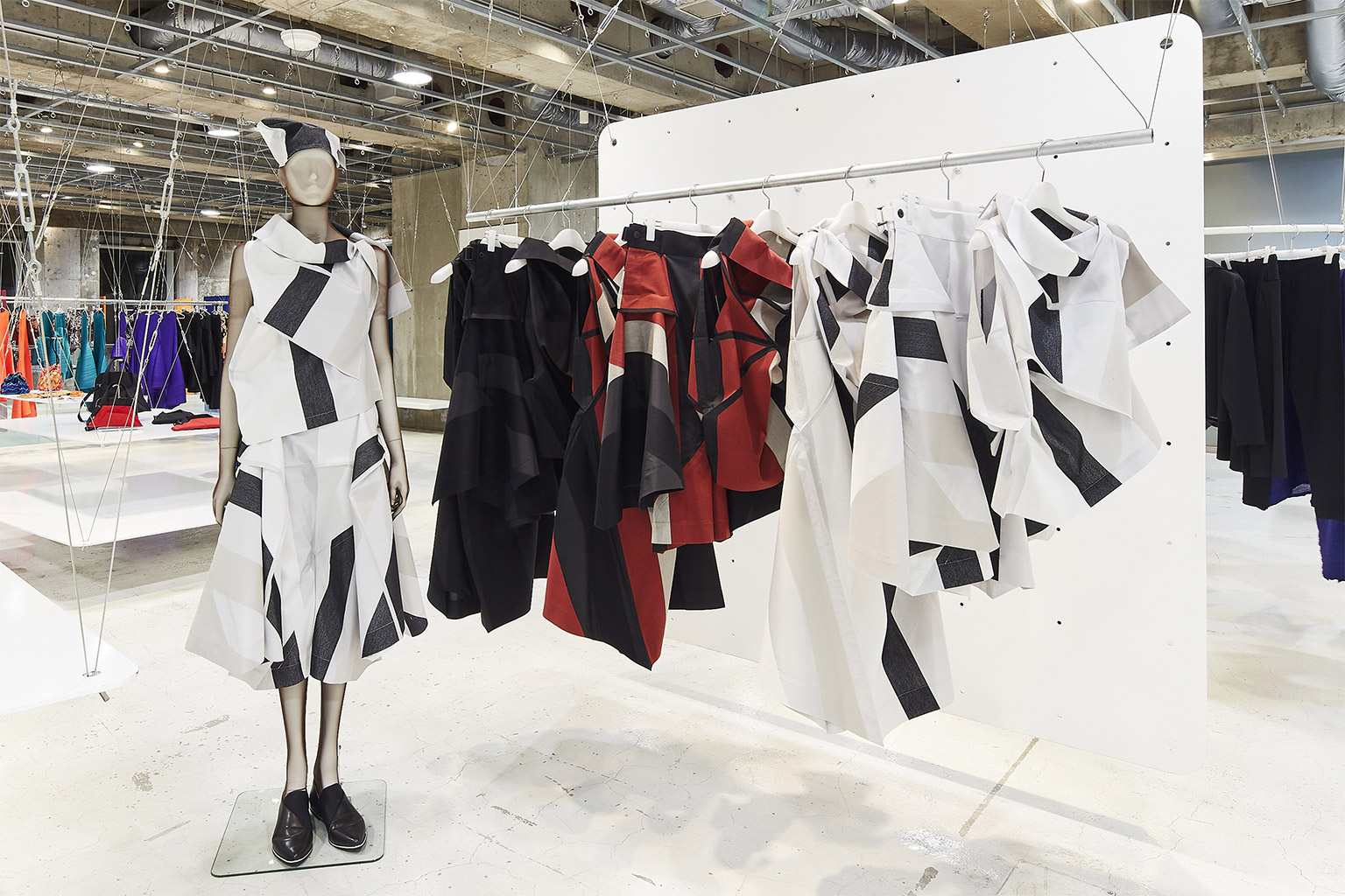 132 5. ISSEY MIYAKE