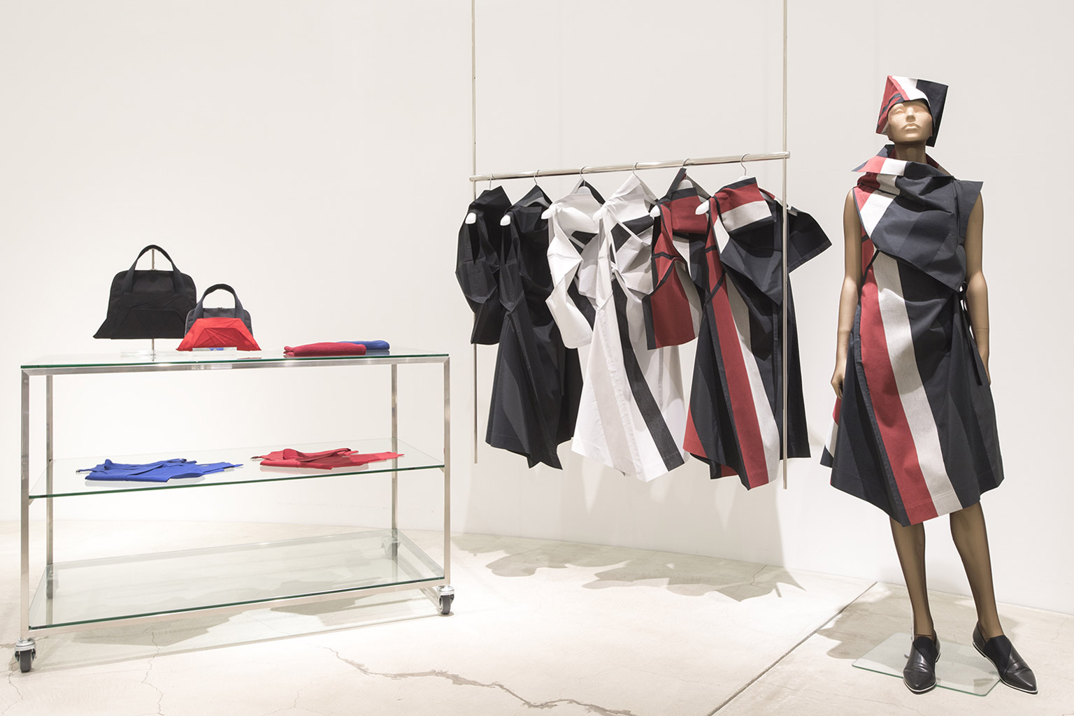 132 5. ISSEY MIYAKE