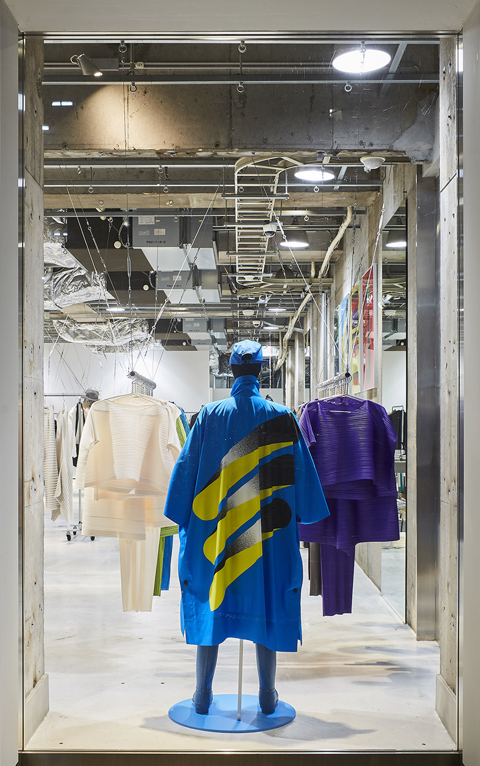 ELTTOB TEP ISSEY MIYAKE / SEMBA