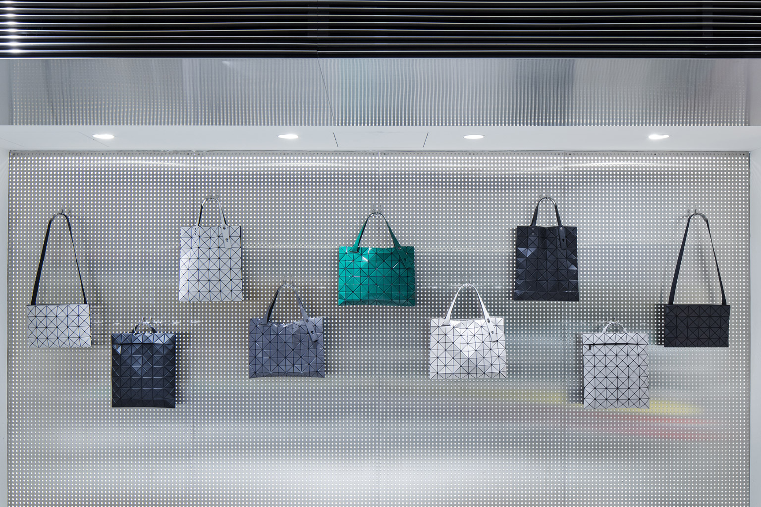 ISSEY MIYAKE GINZA / OMOTE