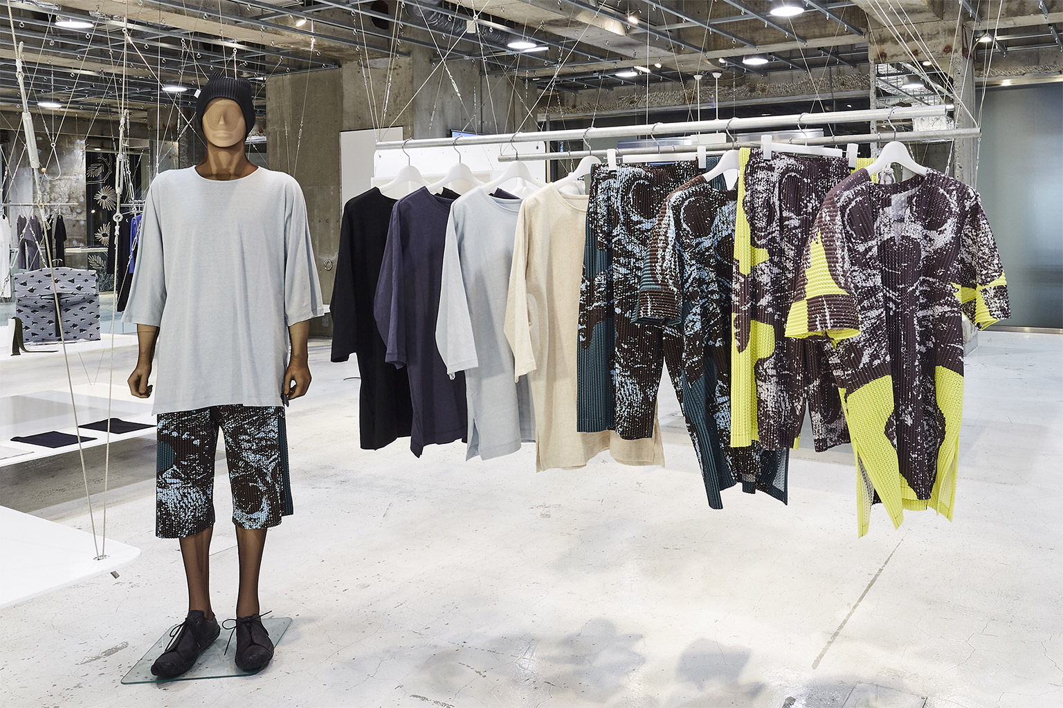 HOMME PLISSÉ ISSEY MIYAKE